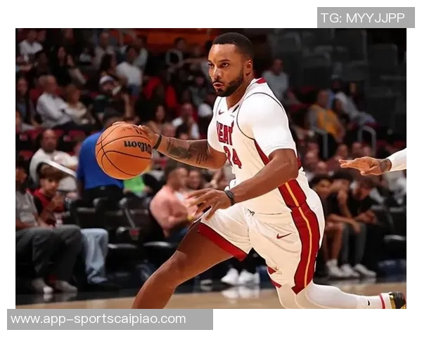 热火首节狂轰53分却遭黄蜂次节逆袭半场仅领先3分