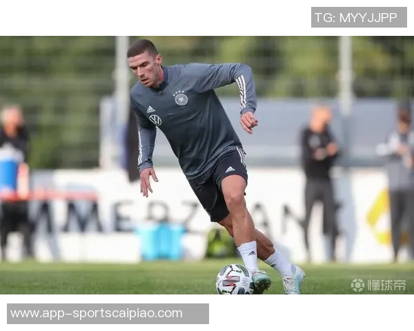 科瓦奇鼓励多特在德国杯失利后重振士气聚勒回归合练助力球队恢复状态