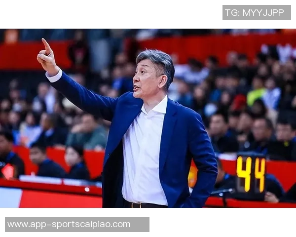 深圳篮球队教练组重组周鹏重返球员阵容郑永刚担任助教顾全球员兼任助教